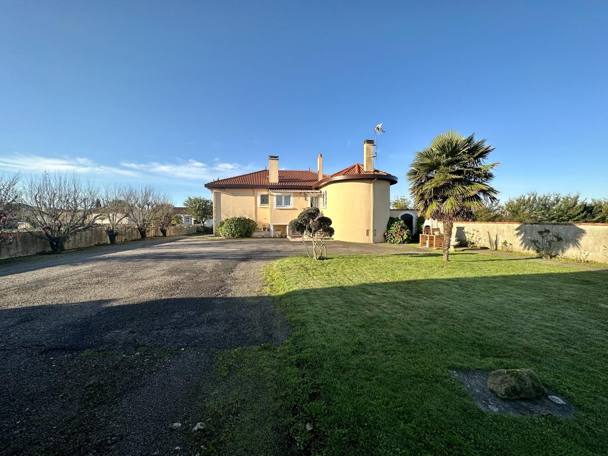 maison à Le Bernard