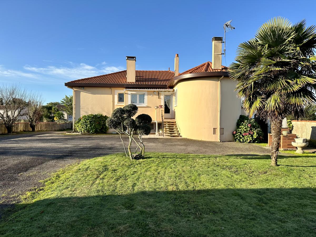 maison à Le Bernard