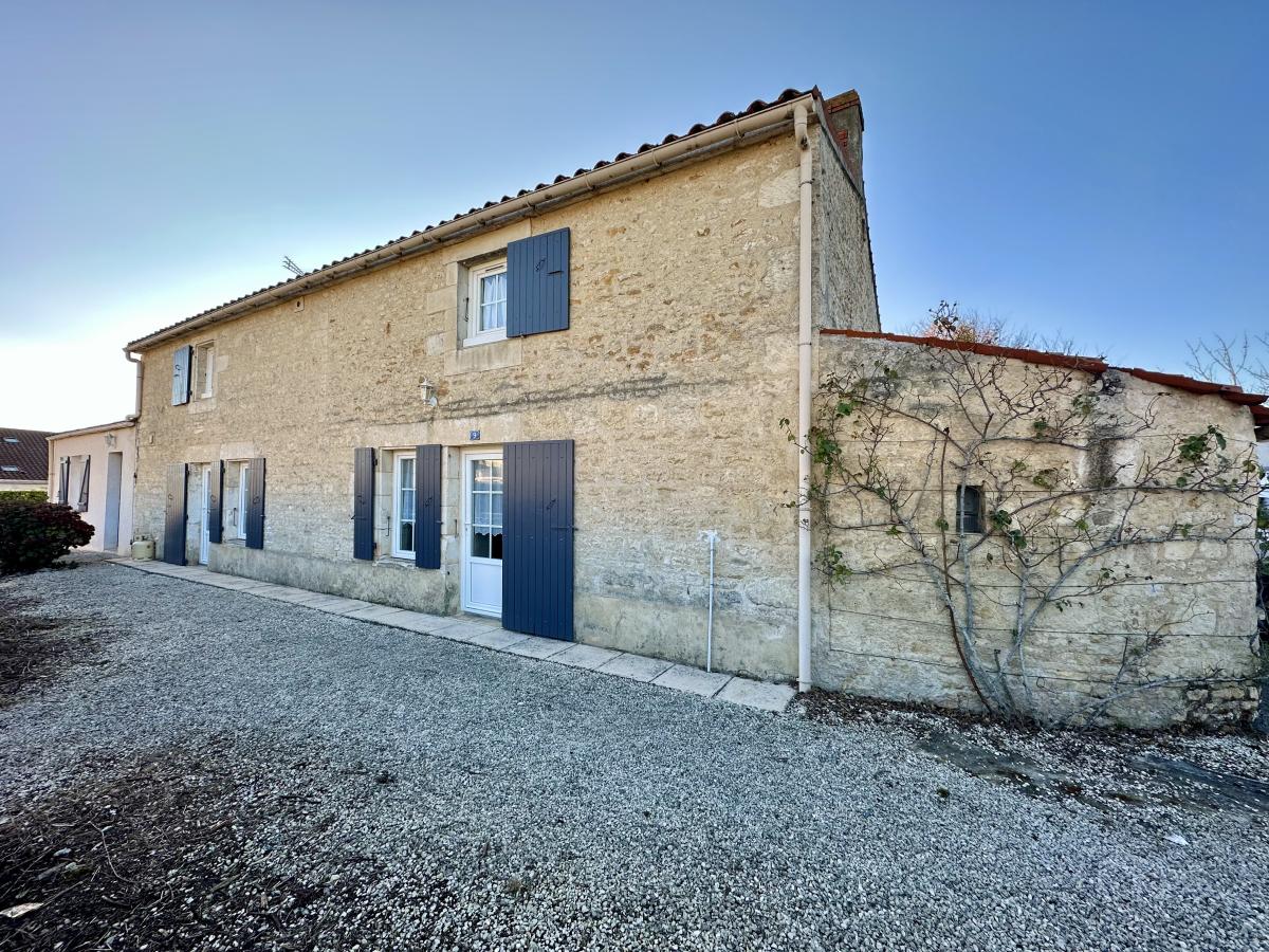 maison à Les Magnils-Reigniers