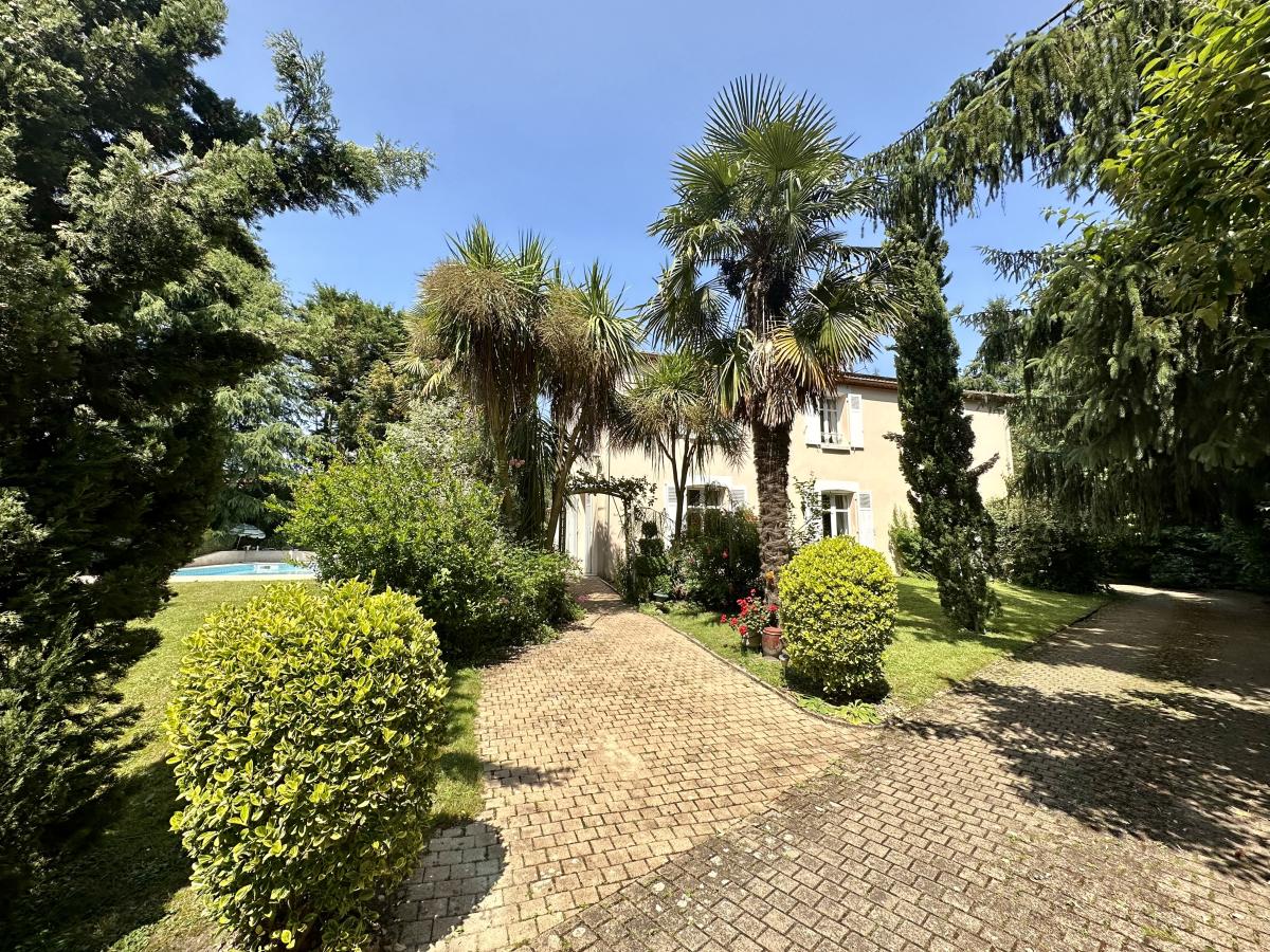 maison à La Ferrière