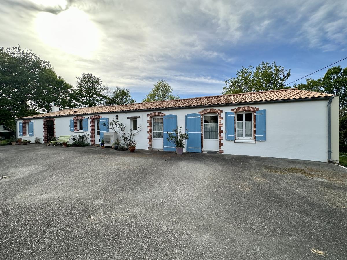 maison à Aubigny-Les Clouzeaux