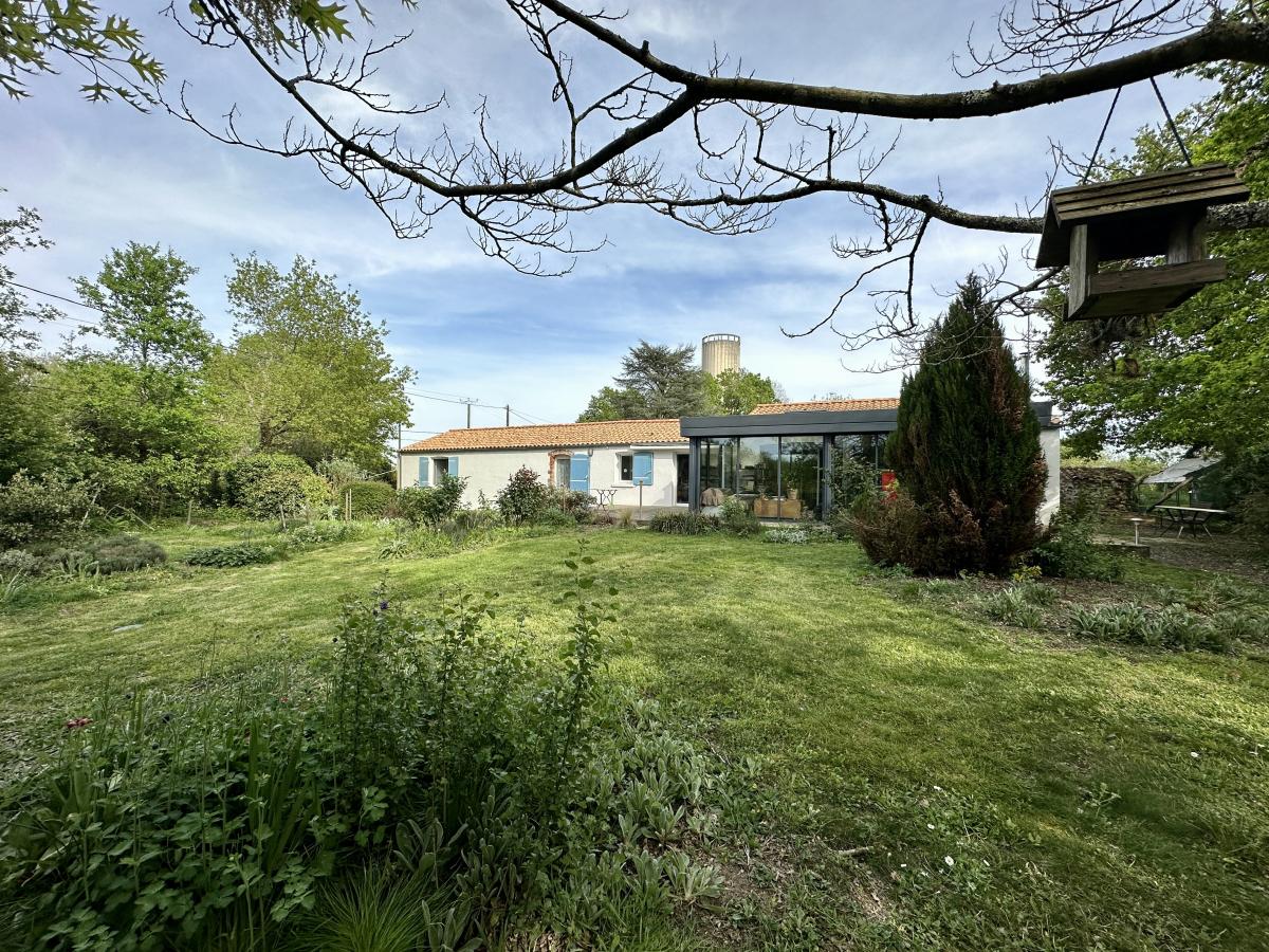 maison à Aubigny-Les Clouzeaux