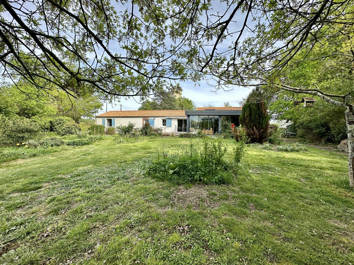 maison à Aubigny-Les Clouzeaux